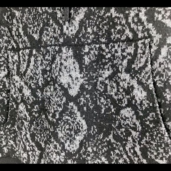 John + Jenn DYLAN Python Hooded Tunic Pullover with front slide pocket - Picture 14 of 15